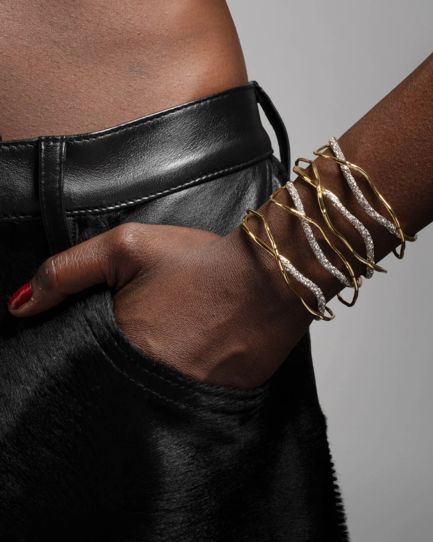 Solanales Gold Crystal Intertwined Cuff Bracelet