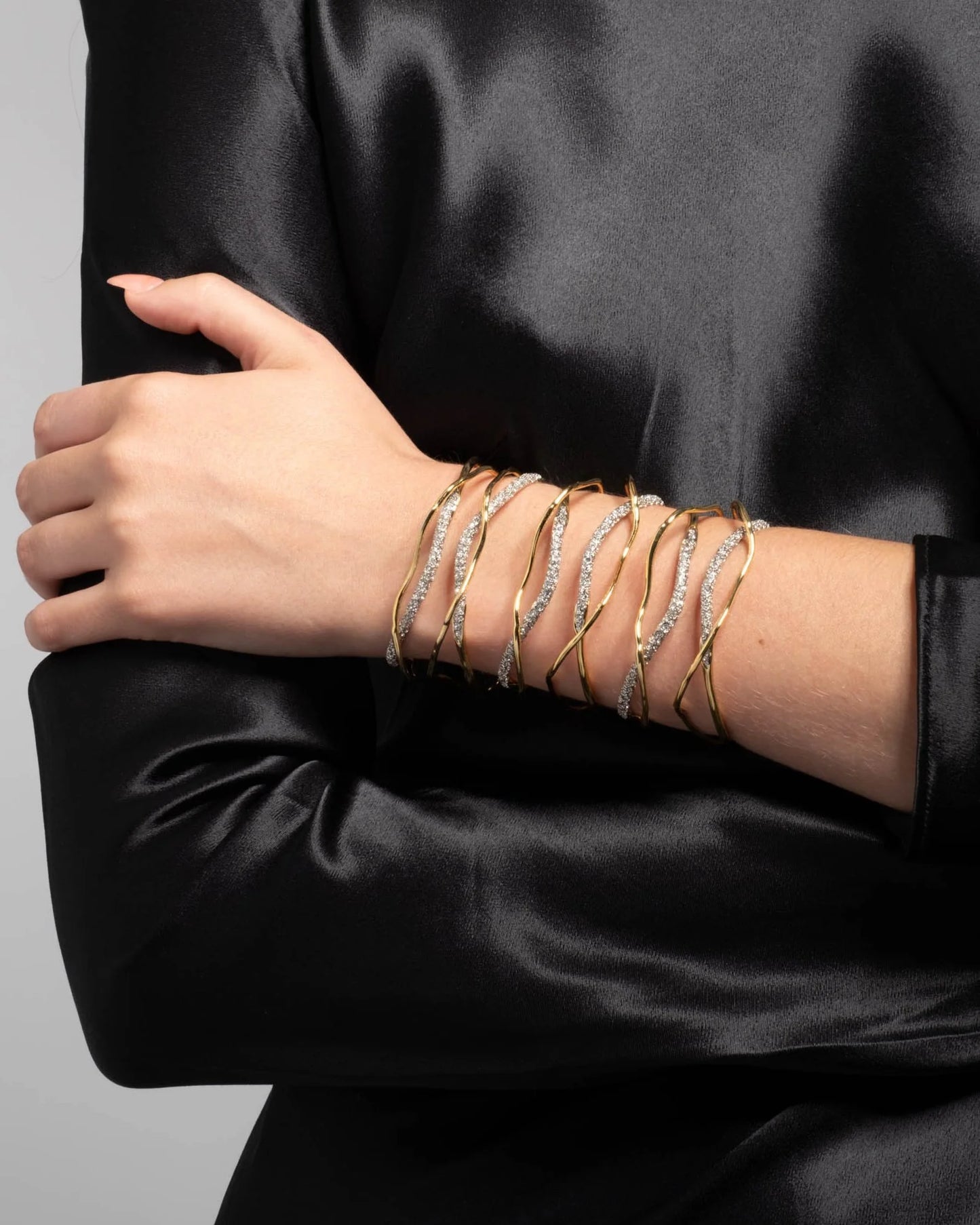 Solanales Gold Crystal Intertwined Cuff Bracelet