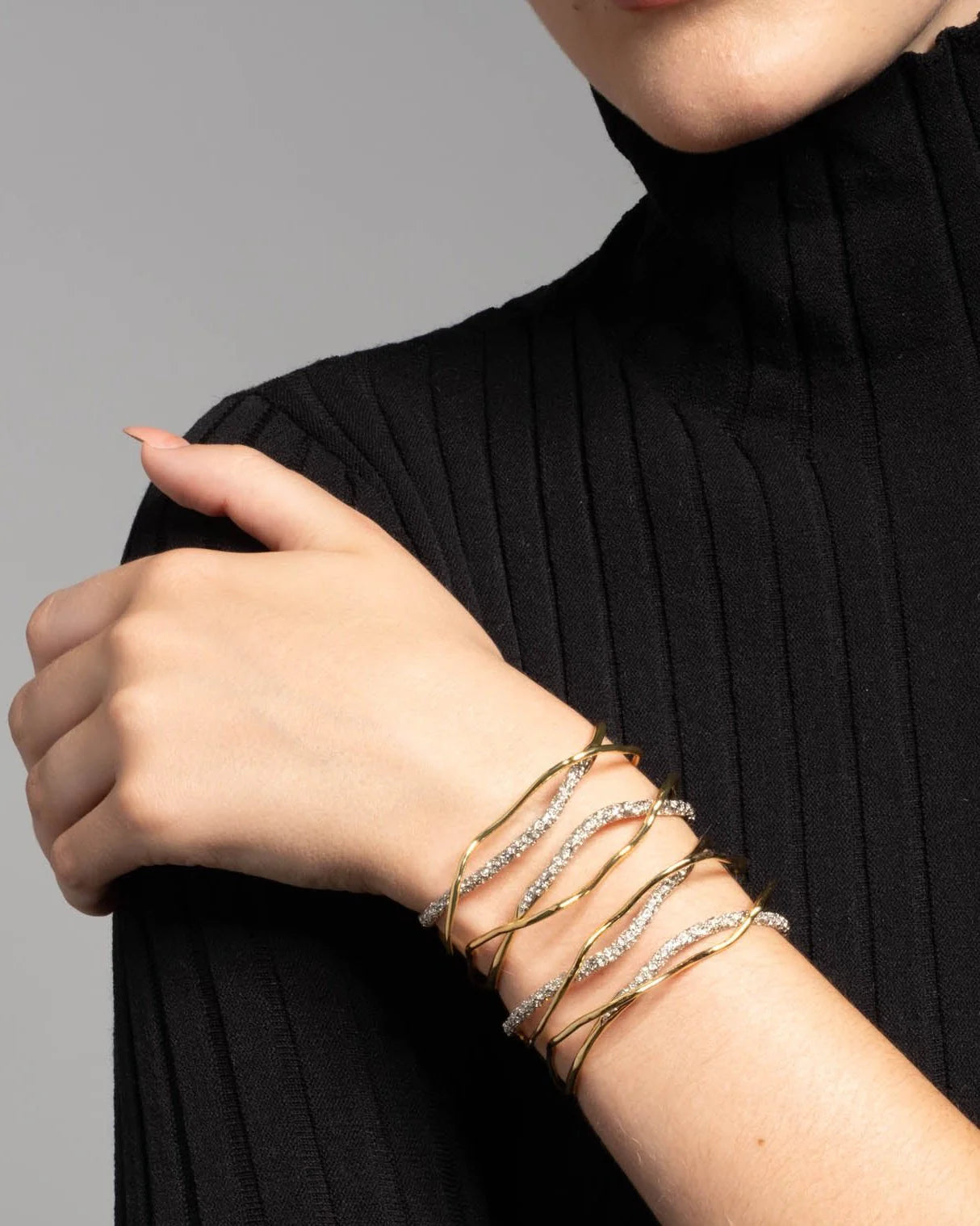 Solanales Gold Crystal Intertwined Cuff Bracelet